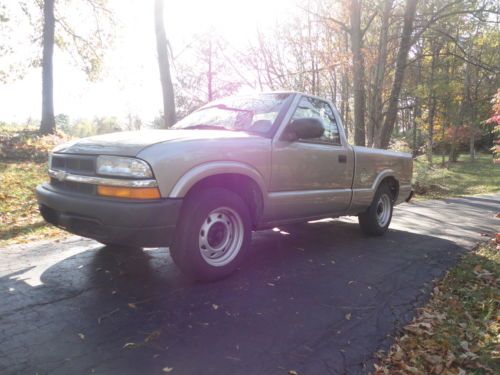 2003 chevy s10 pickup 2.2l 4cyl 5spd shortbed low miles and no rust
