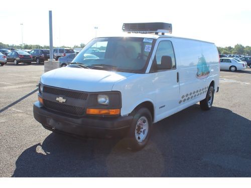 Nice reefer chevy express extended 3500, refrigerator