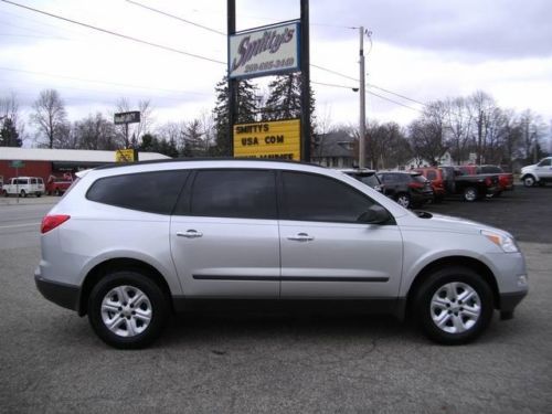 2012 chevrolet traverse ls 4-door suv 3rd row seating onstar v6 low mile perfect