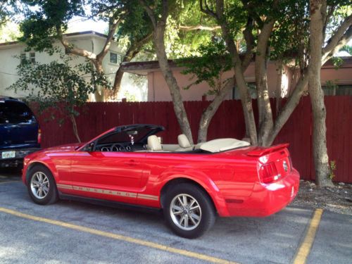 2005 mustang v6 auto red convertible clean carfax/title runs great! 59k miles