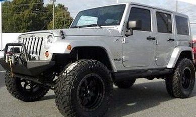 2012 jeep wrangler unlimited, silver, 3.5&#034; lift, 37&#034; toyo, 3rd row seating!!