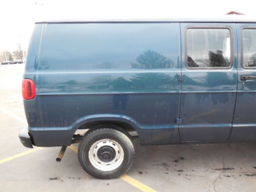 Purchase used 2001 Dodge Ram Van in United States
