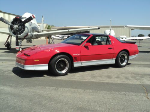 1988 pontiac trans am, loaded v8 auto, bright red &amp; silver, movie star car...