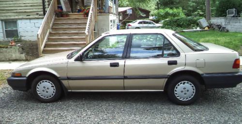 1988 accord no reserve four door automatic super clean title runs great dx