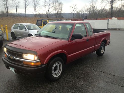 2003 chevrolet s10 base extended cab pickup 3-door 4.3l