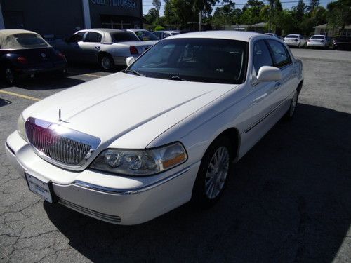 2003 lincoln town car executive =low miles=zero accidents=