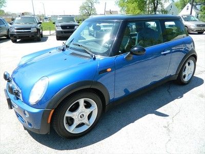 Sporty, navi, power windowds and doors, automatic, sunroof, great gas mileage