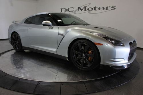 Nissan gt-r with only 4k miles!!!