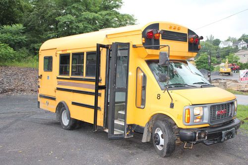 1997 gmc savana 3500 base cutaway van 2-door 6.5l handicap mini school bus