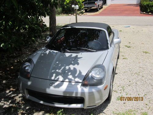 2001 toyota mr2 spyder, gray/silver