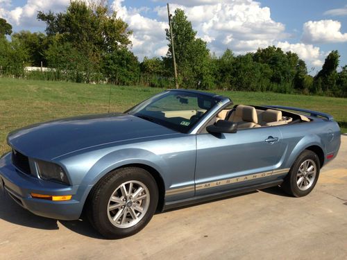 2005 ford mustang convertible clean ac/cd 81k
