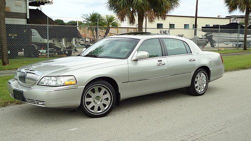 2003 lincoln town car cartier , you want perfection ? moon, cd