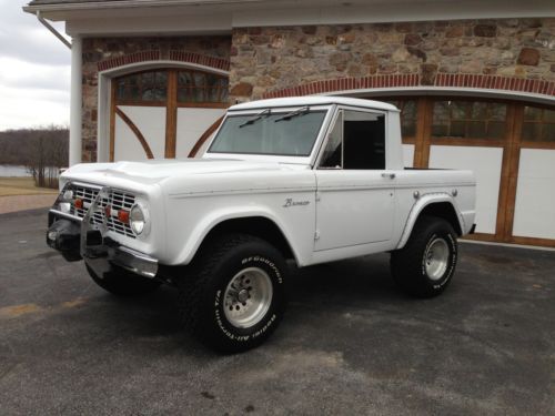 Immaculate  restored 1976 ford bronco halfcab 351 v-8 auto loaded with no rust!