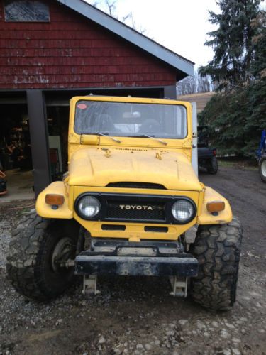 Three toyota fj-40 land cruisers