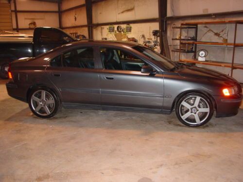 2004 volvo s-60 r sport sedan 300 hp! loaded with extras!! really fun to drive!!
