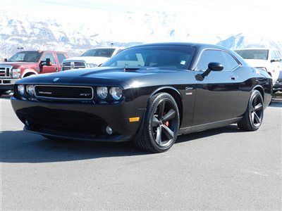 Srt8 6.1 v8 hemi leather sunroof nav 6 spped manual low miles perfect muscle car