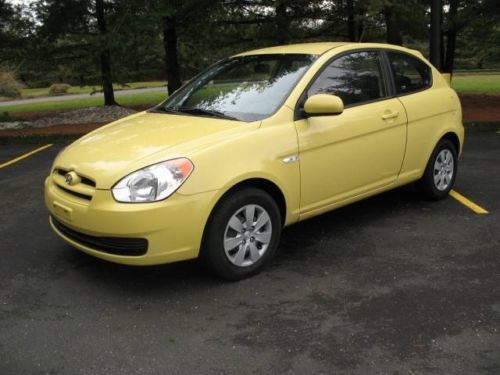 2010 hyundai accent gs automatic 2-door hatchback