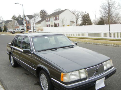 1990 volvo 760 base sedan 4-door 2.3l