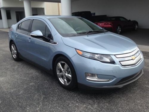 2013 chevrolet volt premium hatchback loaded with options, chevy chrome wheels