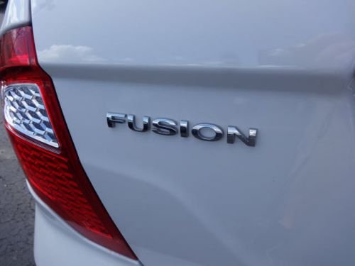 2012 ford fusion hybrid base