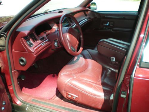 Download 1997 Lincoln Town Car Cartier Gif
