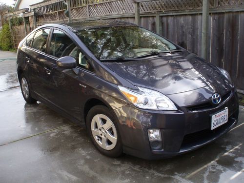 2010 prius ii 4-door hatchback-excellent condition