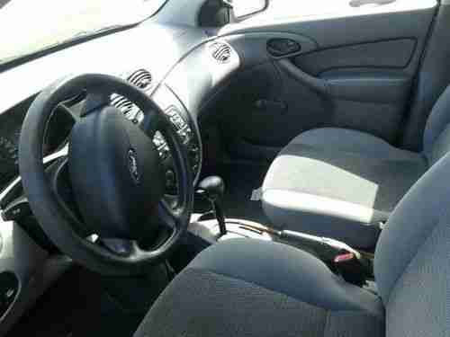 Purchase Used 2004 Ford Focus Silver Grey Interior And 4
