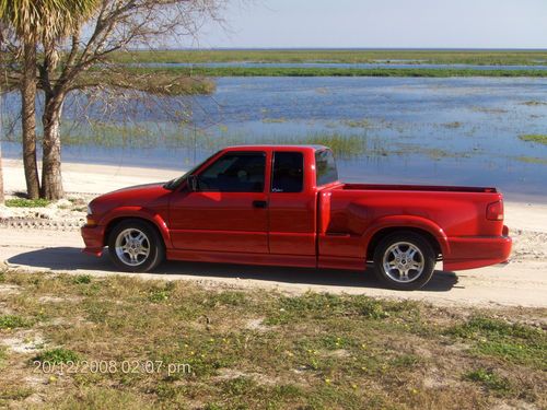 S-10      xtreme       red  ex- cab step side