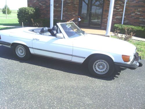 Sharp mercedes 380 sl 1984