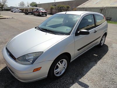 2003 ford focus zx3 low miles-no reserve