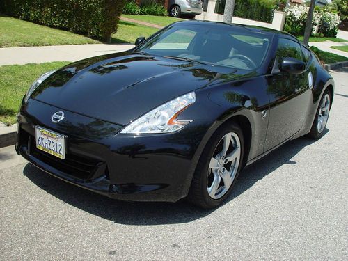 2009 nissan 370z,only 12000 actual miles,black,6 speed,flawless condition,save$!
