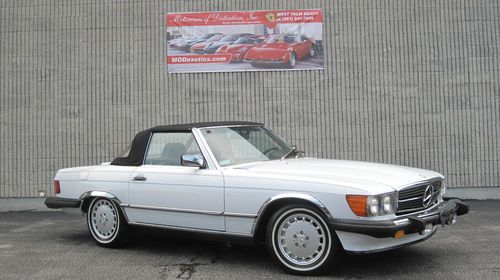 Stunning 16,370 original mile arctic white mercedes 560sl