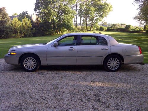 2004 lincoln town car ultimate l