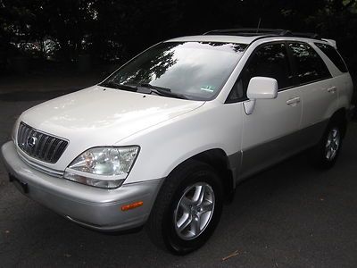 Clean, excellent condition v6 moonroof