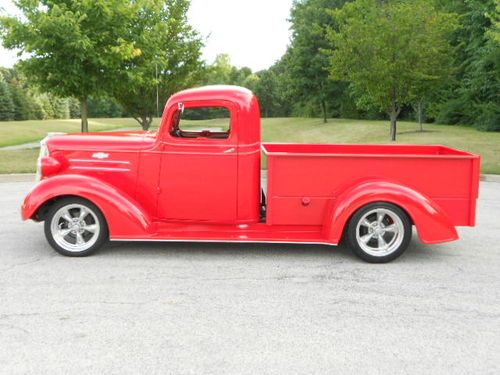 1937 chevrolet street rod pick up/frame off with s-10 chassis/350 engine-auto