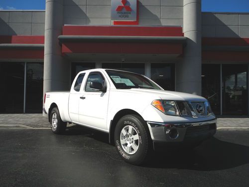 Nissan frontier nismo 2wd pick up white extended cab off-road clean daytona kia