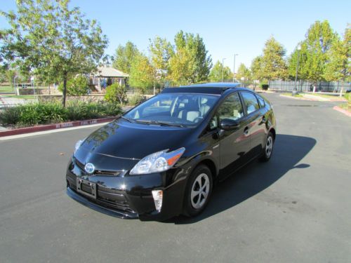 2012 toyota prius iv solar heated leather navigation bluetooth rear camera wow!
