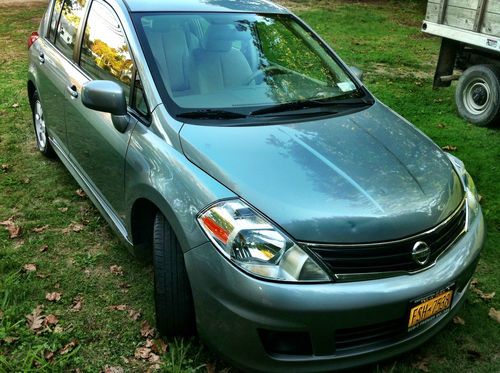 Nissan versa 4 cylinder mpg hatchback