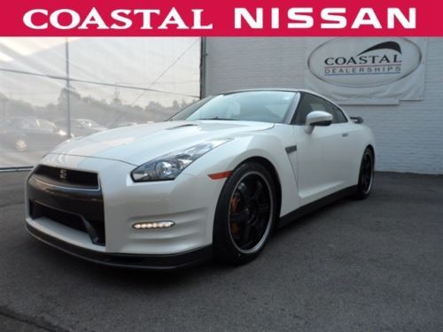 2014 nissan gt-r track edition coupe 2-door 3.8l