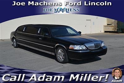 2007 lincoln town car limousine low miles extra clean and put together very well