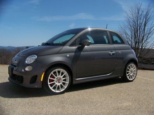 2013 fiat 500 abarth..under 1000 miles..as new!!