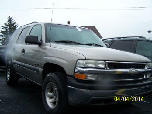 2001 chevrolet tahoe 3rd seat runs drives excellent very good condition 4x4 nr