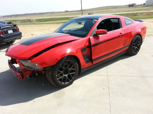 2012 ford mustang boss 302 wrecked salvage rebuildable damaged runs tons of susp