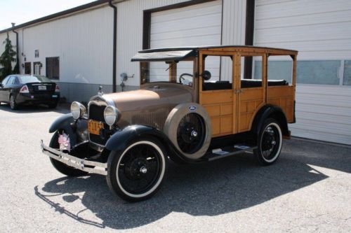 1929 model a ford woody wagon  model a seats 7 -  694 miles