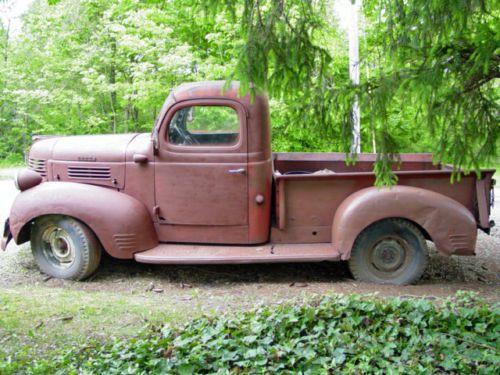 1946 dodge truck 1/2 ton / restore-able condition 68 yrs old