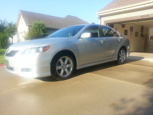 2009 toyota camry se. low miles extra clean warranty !!!