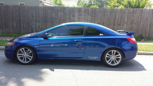 2007 hinda civic si coupe, fiji blue, 6 speed manual, in great condition.