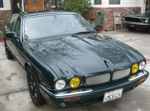 2000 xjr 4 doors sdn xj8 fully loaded  xtra clean, solid !!!