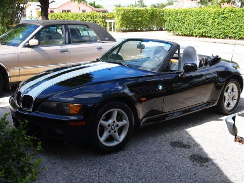 Z3 6-Cylinder Roadster Custum Paint Black with White Racing Stripes, image 2