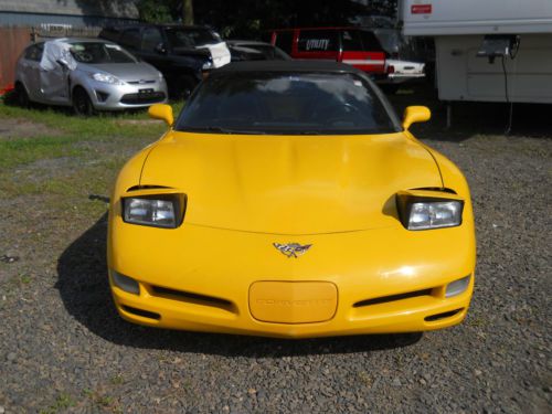 2000 chevrolet corvette base convertible 2-door 5.7l